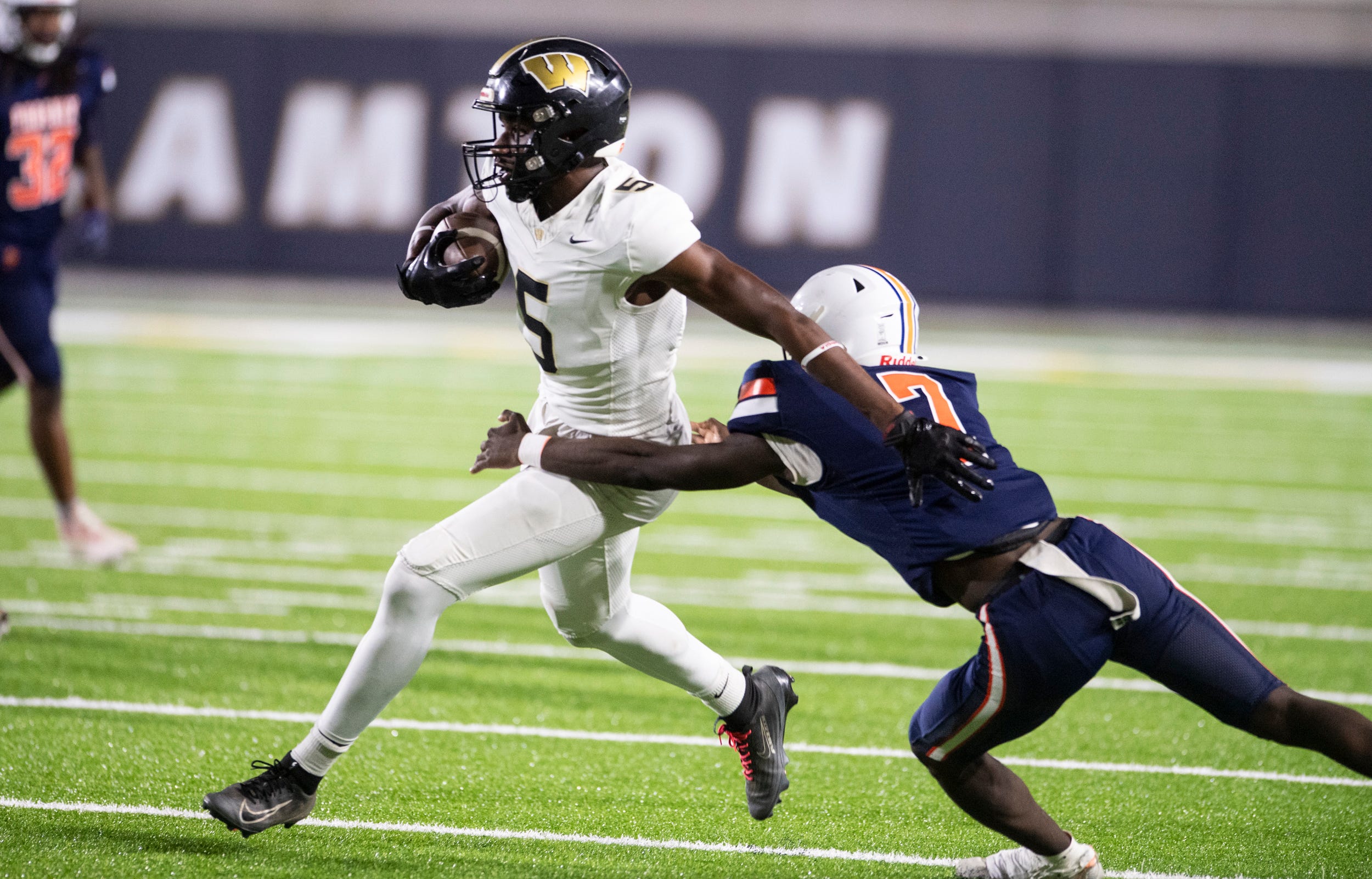 Multiple teams trying to get into great position with Wetumpka 6-foot-5 offensive weapon