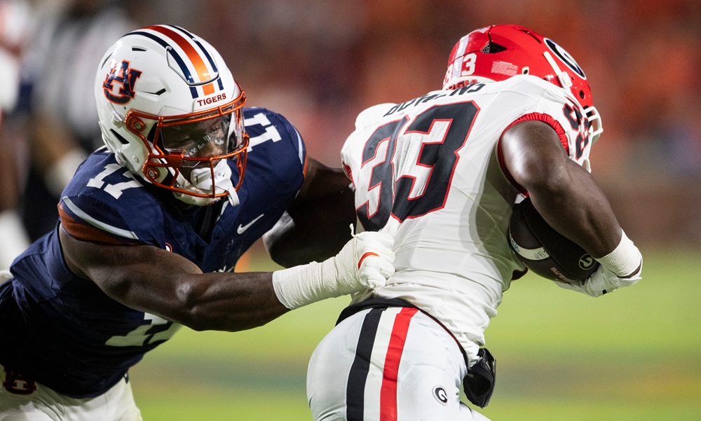 What star Auburn linebacker is focusing on in fall camp